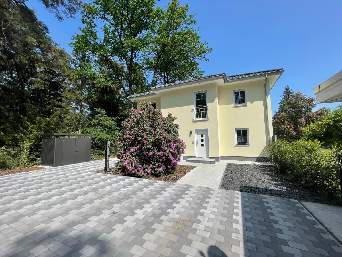 Ferienwohnung Im Gruenen Ораниенбург Екстериор снимка
